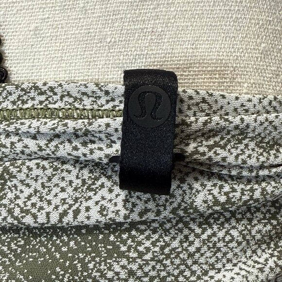 Lululemon All You Need Scarf Green Heathered Cozy Wrap One Size Logo Loop - Picture 5 of 9